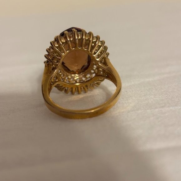 Beautiful Brown Color Ring with Crystals in Gold Tone Setting - size 9.5 - Picture 4 of 16